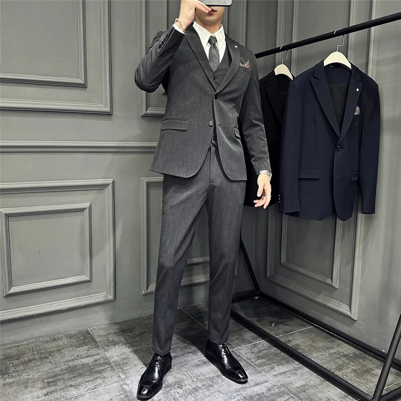 Herren Slim-Fit Businessanzug mit Weste, schmalem Revers und feiner Struktur Drune