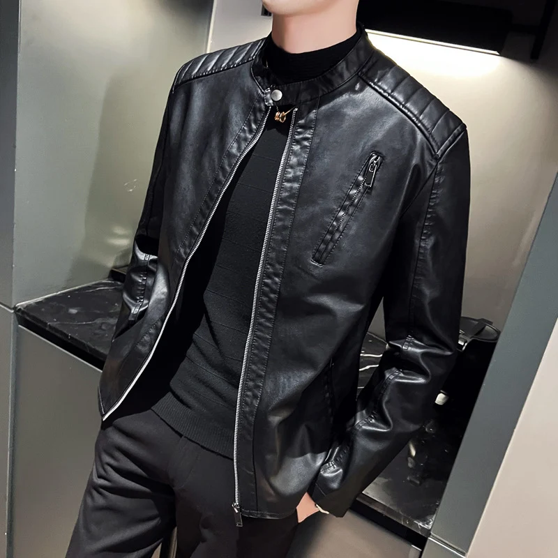 Herren Schlanke Kunstleder-Bikerjacke mit Stehkragen, Steppeinsätzen und Reißverschlusstaschen Drune