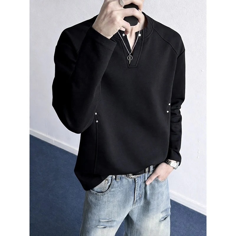 Herren Oversize-Sweatshirt mit V‑Schlitz, Raglanärmeln und Nieten-Details Drune