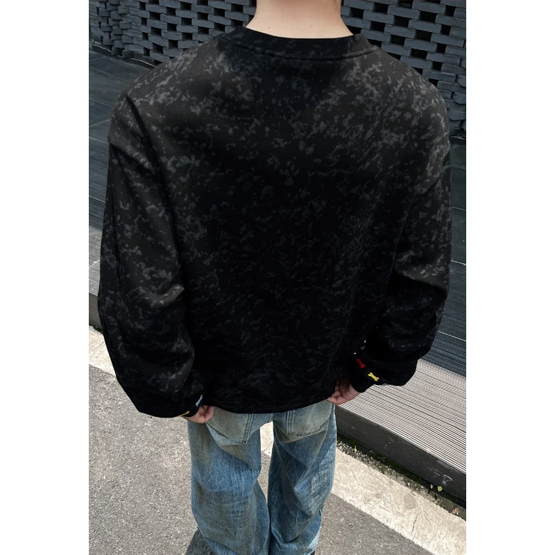 Herren Oversize-Sweatshirt mit Marmor-Effekt und bunten Knochenstickereien Drune