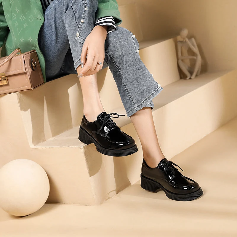 Damen Stiefeletten mit glänzender Oberfläche und trendigem Blockabsatz Drune