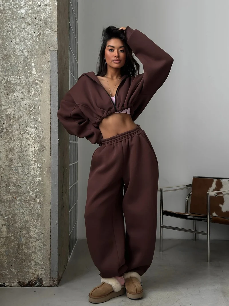 Damen kurzes Oversize-Scuba-Zip-Hoodie mit Tunnelzug und figurformender High-Waist-Jogginghose Drune