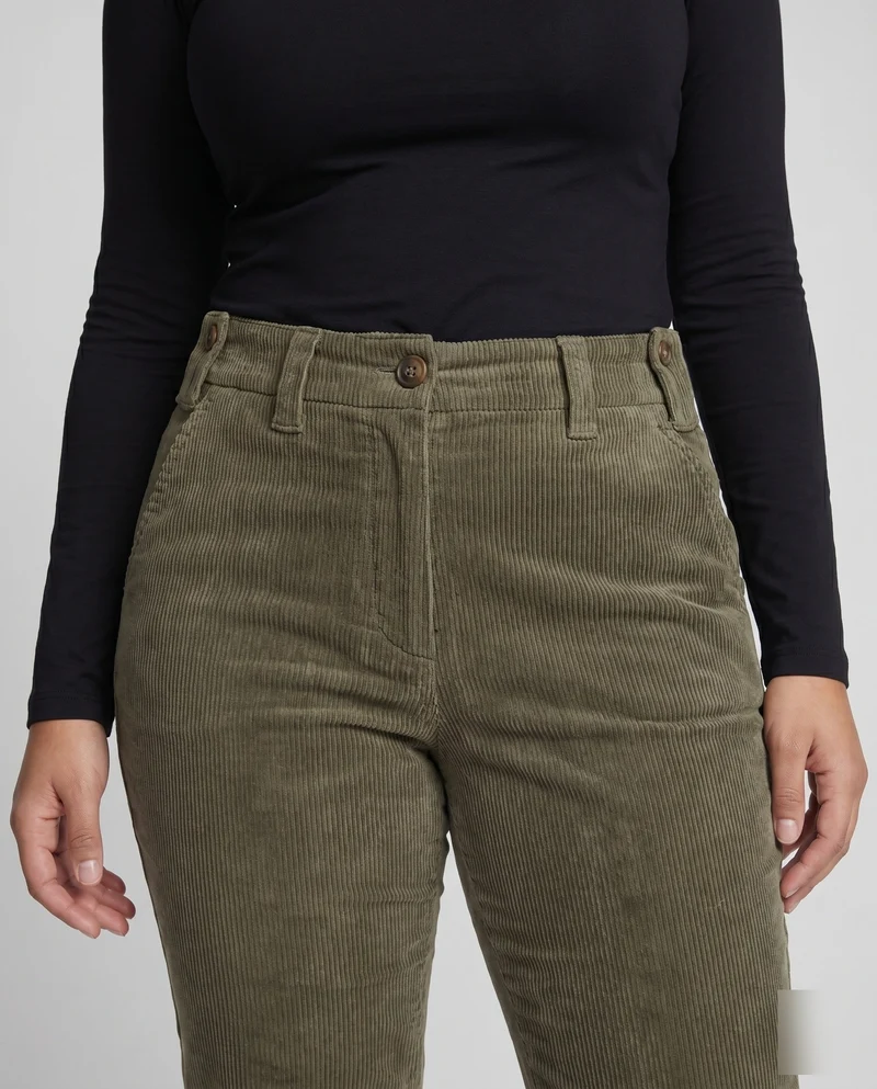 Damen Cordhose mit praktischen Taschen und knöpfbarem Detail Drune
