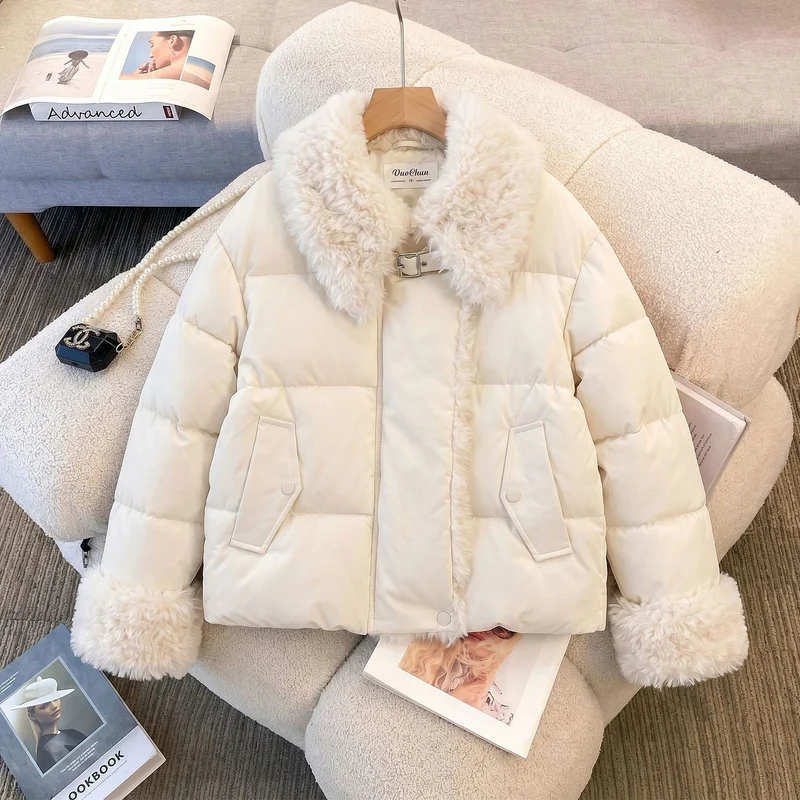 Damen nan wattierte Kurzjacke mit voluminösem Kunstfellkragen und Bommelbändern Drune