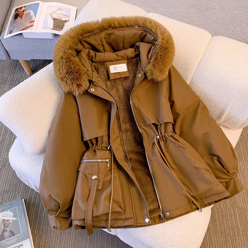 Damen nan kurze Utility-Parka mit Kordelzugtaillierung, abnehmbarem Webpelzkragen und asymmetrischen Taschen Drune