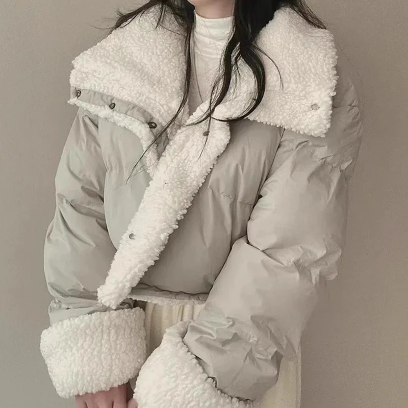 Damen nan kurze gesteppte Pufferjacke mit Teddykragen, krempelbaren Ärmeln und Tunnelzugsaum Drune