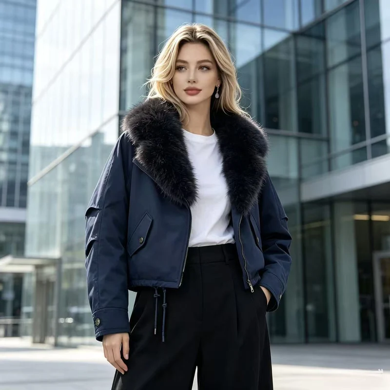 Damen nan kurze Bomberjacke mit voluminösem Kunstfellkragen, Kordelzugsaum und Pattentaschen Drune