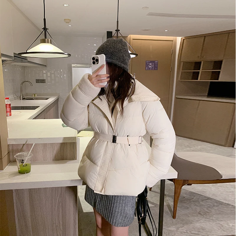 Damen nan kurz gesteppte Taillen-Pufferjacke mit kuscheligem Teddykragen und verstellbarem Schnallenriemen Drune