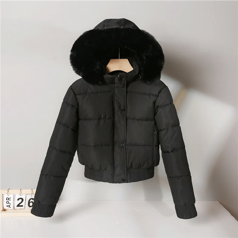 Damen nan kurz geschnittene Thermosteppjacke mit abnehmbarer Kunstfellkapuze und Rippbündchen Drune