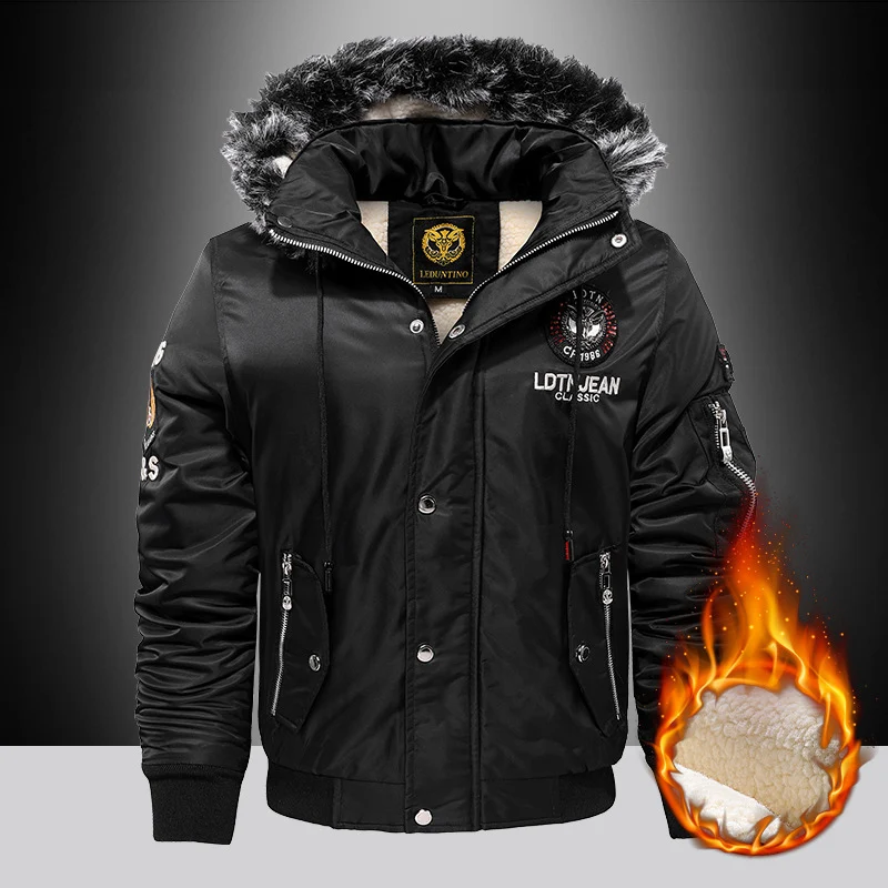 Herren Wattierter Pilotenbomber mit Teddyfleece‑Innenfutter, Kunstfellkapuze und Utility‑Taschen Drune