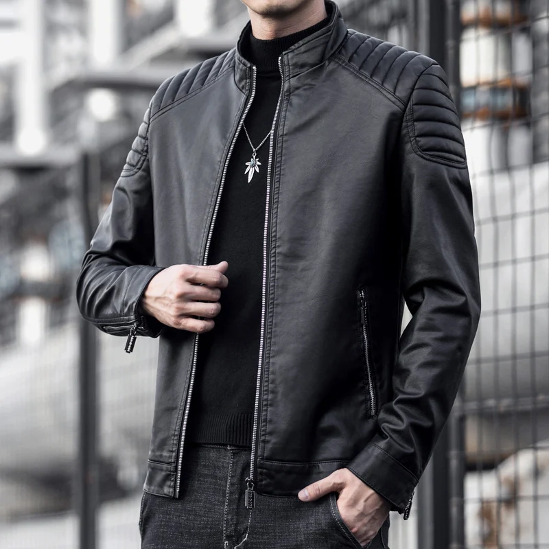 Herren Schmale Kunstleder‑Fliegerjacke mit gepolsterten Schultersteppungen und Stehkragen Drune