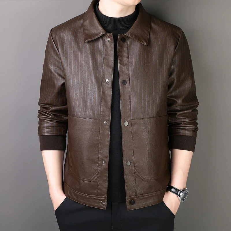 Herren Pinstripe Kunstleder-Truckerjacke mit Druckknopffront und gerippten Bündchen Drune