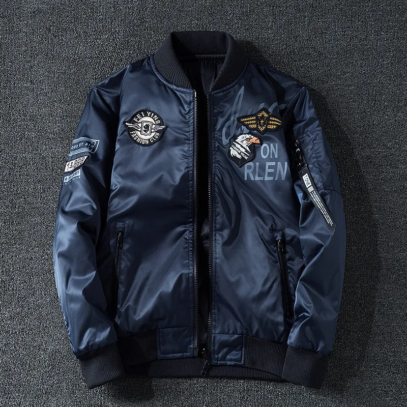 Herren Pilotenbomberjacke im Aviator-Look mit Badge-Applikationen, Ärmeltasche und gerippten Bündchen Drune