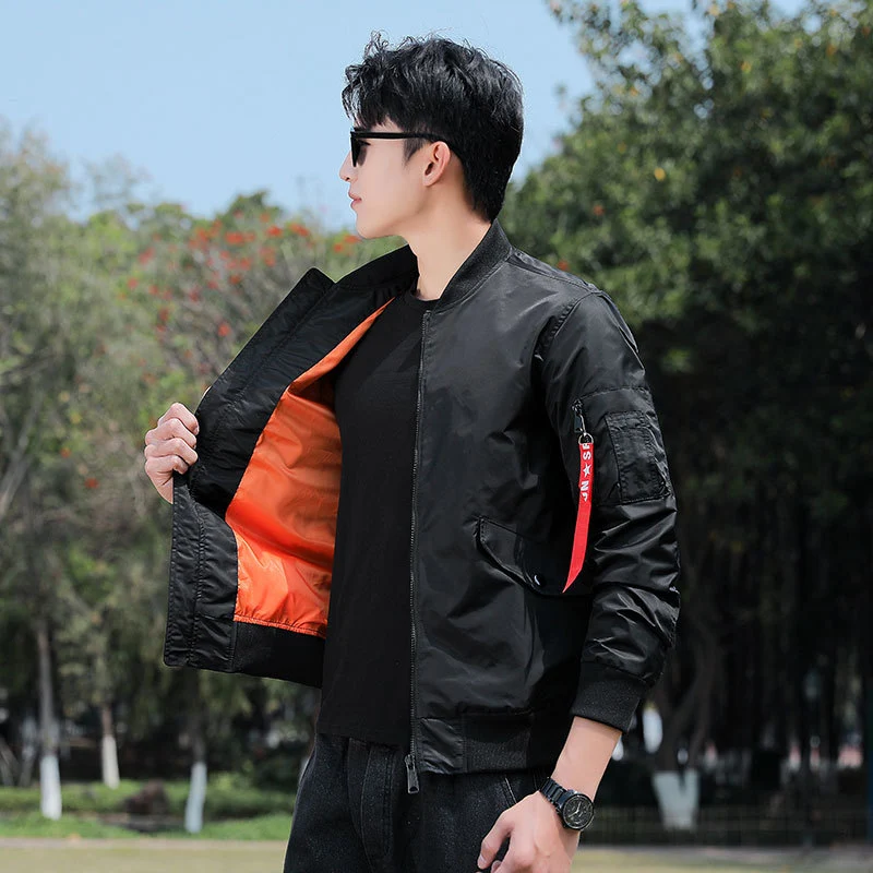 Herren Nylon‑Fliegerblouson mit leuchtendem Innenfutter und Utility‑Ärmeltasche Drune