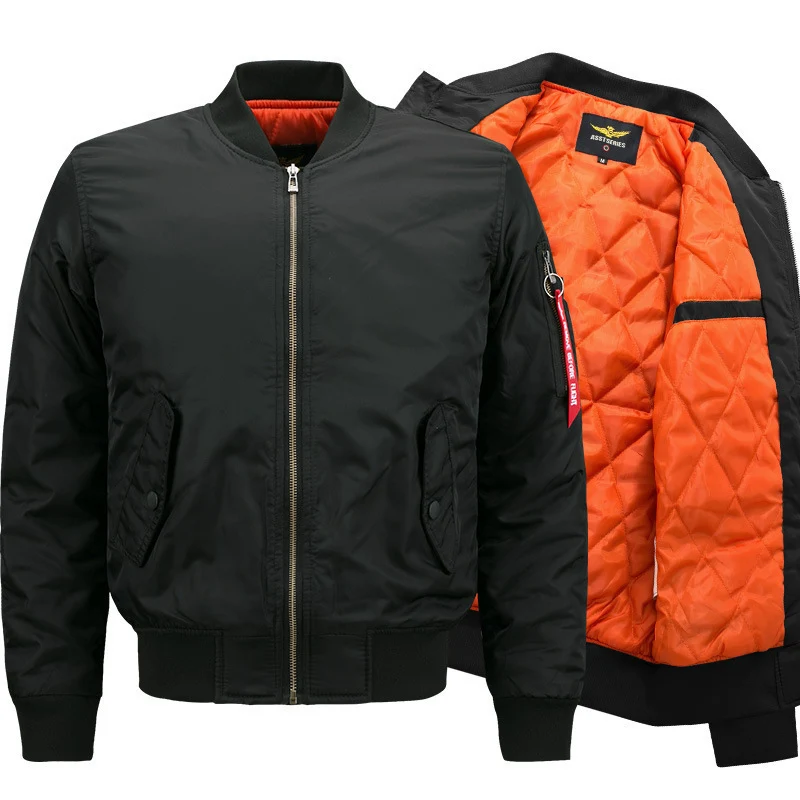 Herren Nylon-Bomberjacke mit dezentem Glanz, gestepptem Thermofutter und Utility-Ärmeltasche Drune