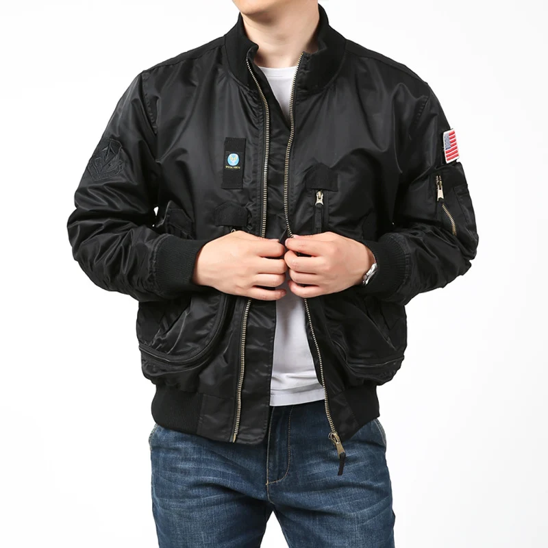 Herren Nylon-Bomberjacke im Pilotencut mit Mehrfach-Zip-Taschen und Ärmelorganizer Drune