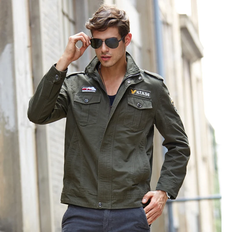 Herren military-inspirierte Canvas-Fieldjacke mit Schulterklappen, Stickpatches und verdecktem Zwei-Wege-Reißverschluss Drune