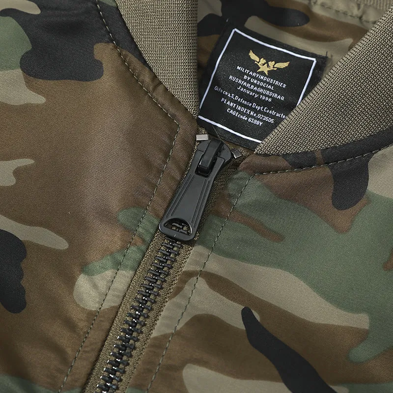 Herren militärisch inspirierte Bomberjacke mit Camouflage, Ärmeltasche und Rippbündchen Drune