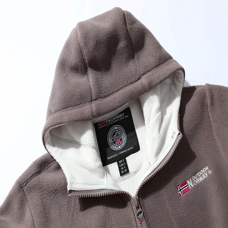 Herren Microfleece-Outdoorjacke mit Kapuze, windabweisender Struktur und Logo-Patch Drune