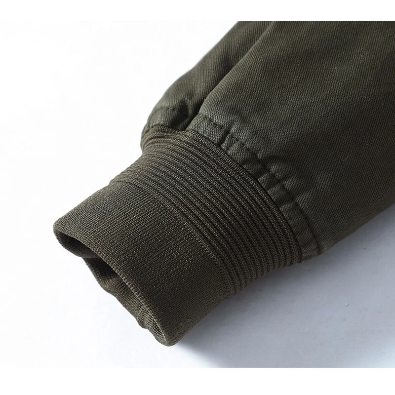 Herren leichter Canvas-Fieldbomber mit Stehkragen, verdecktem Reißverschluss und Pattentaschen Drune