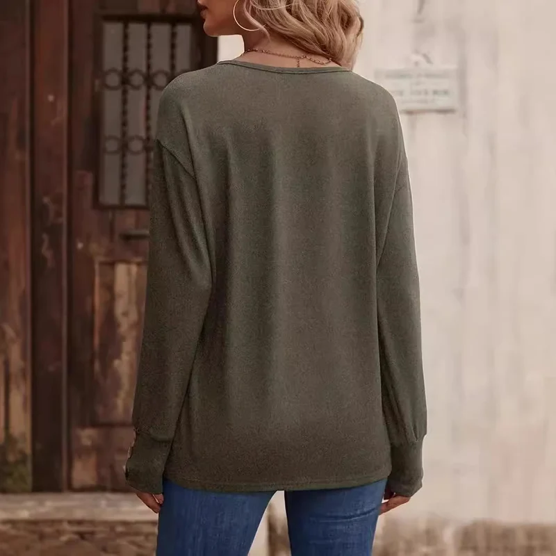 Damen Oversize V‑Ausschnitt Feinstrickpullover mit schulterfreier Silhouette und Zierknöpfen Drune