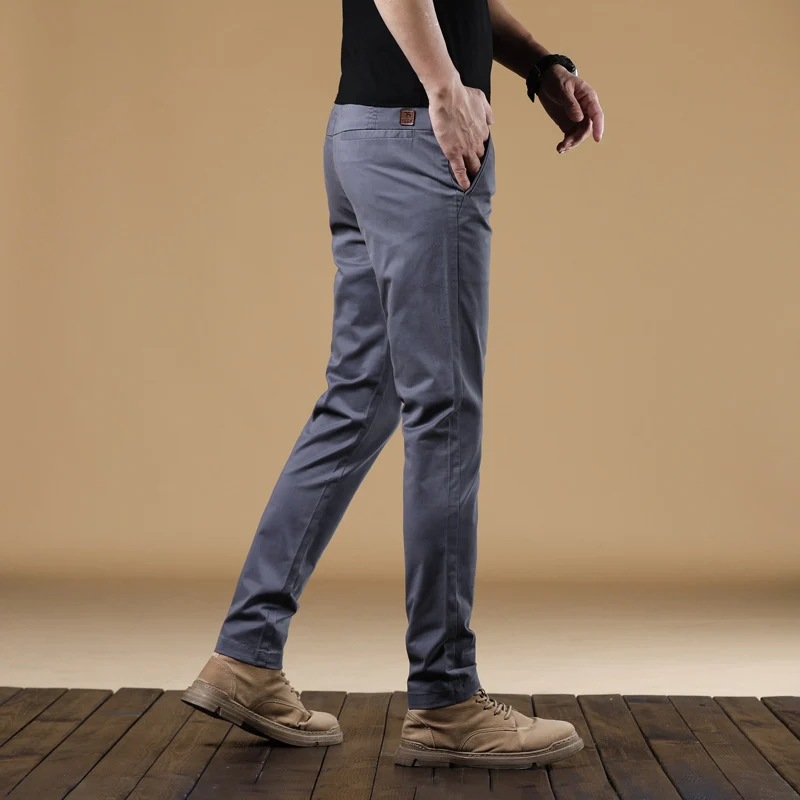 Herren Locker geschnittene Baumwoll-Chino mit Komfortbund und dezentem Stretch Drune