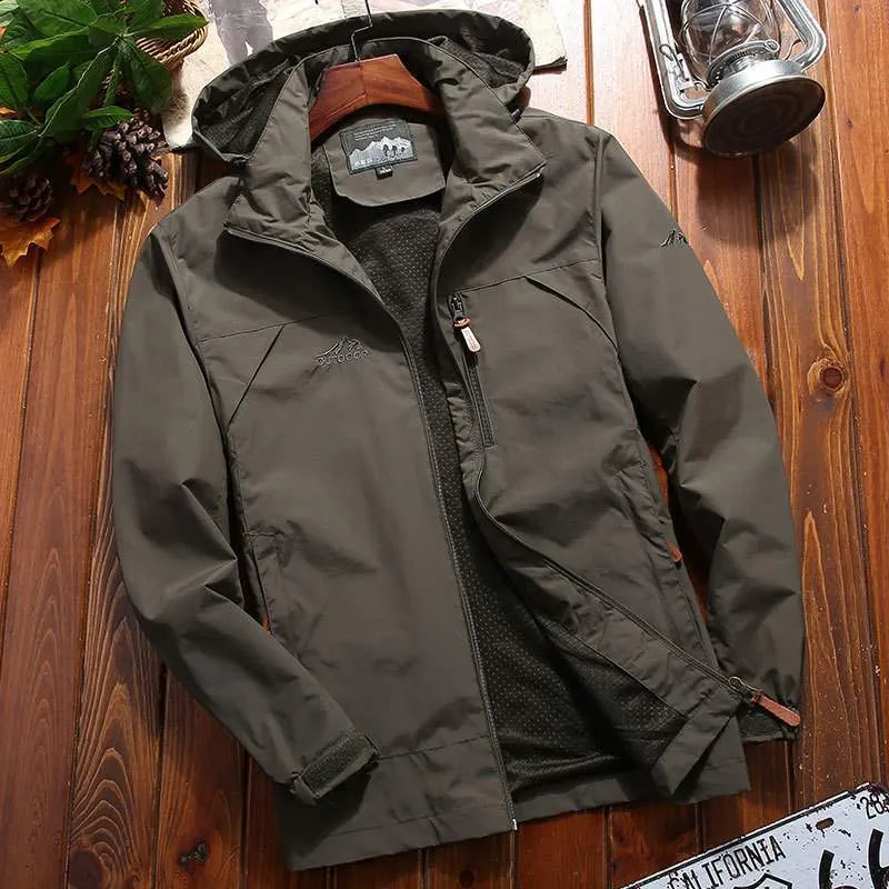 Herren Leichte Softshell-Trekkingjacke mit Kapuze atmungsaktivem Meshfutter und Brust-Reißverschluss Drune