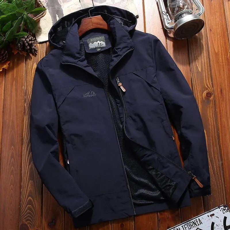 Herren Leichte Softshell-Trekkingjacke mit Kapuze atmungsaktivem Meshfutter und Brust-Reißverschluss Drune
