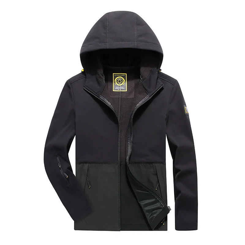 Herren leichte Softshell‑Outdoorjacke mit Kapuze, windabweisender Front und funktionalen Taschen Drune