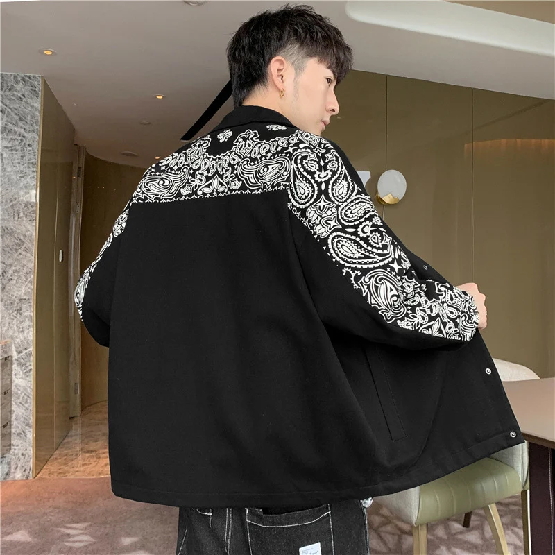 Herren Leichte Coachjacke mit Bandana-Print-Ärmeln und Druckknopffront Drune