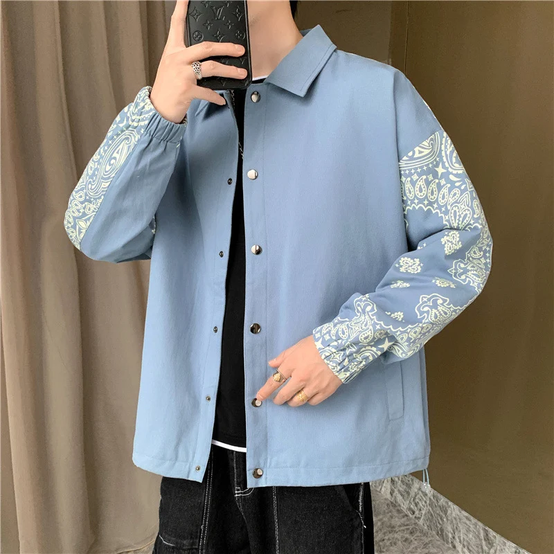 Herren Leichte Coachjacke mit Bandana-Print-Ärmeln und Druckknopffront Drune