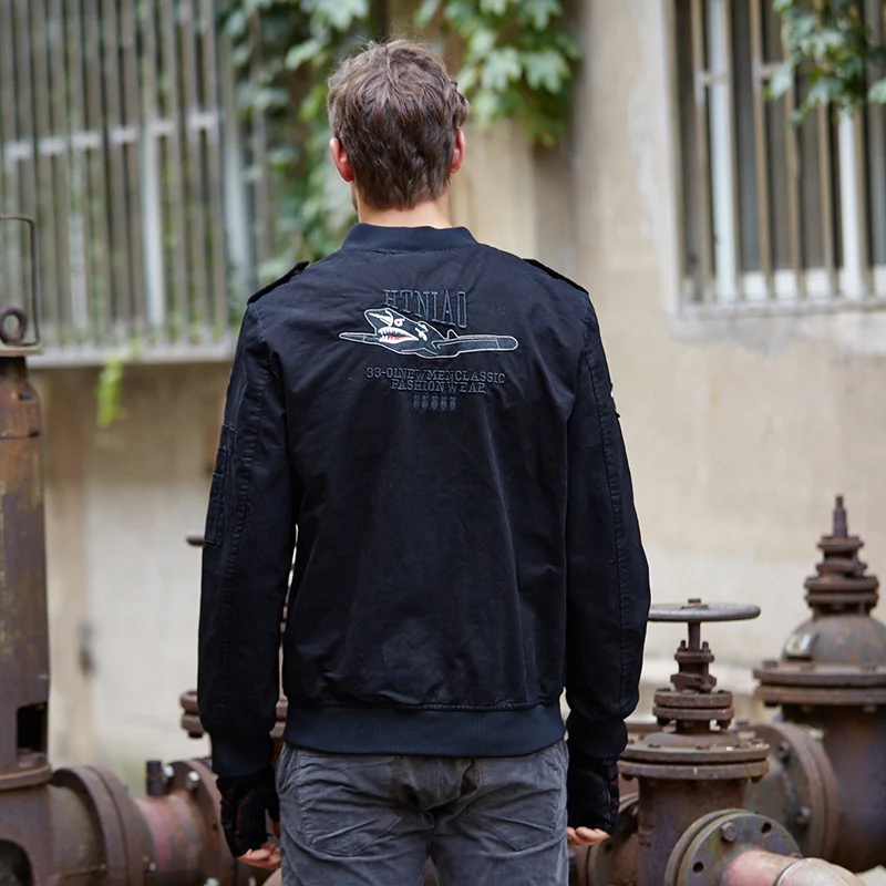 Herren leichte Bomberjacke im Flieger-Utility-Stil mit Schulterepauletten und Ärmeltasche Drune
