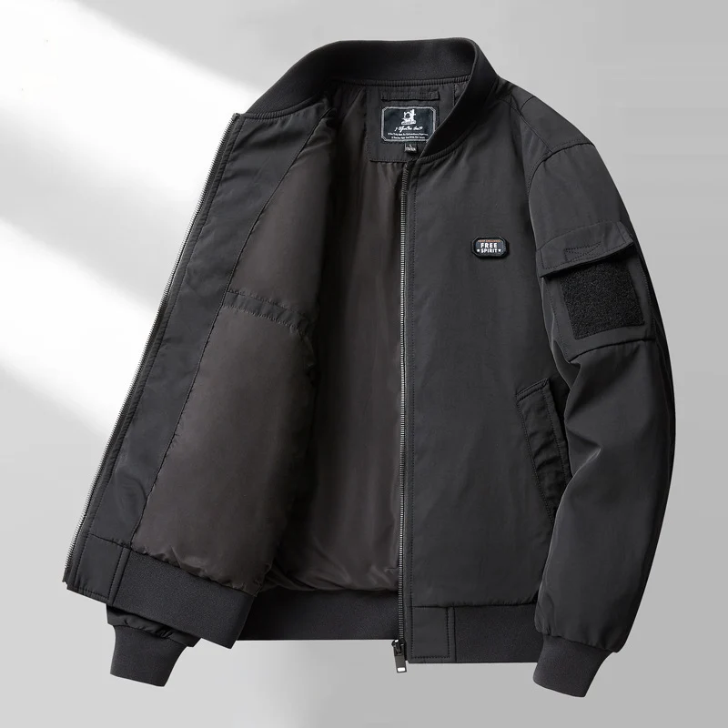 Herren leicht wattierte Bomberjacke im Utility-Look mit Ärmeltasche Drune