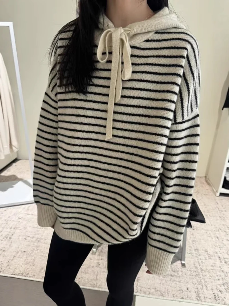 Damen Oversize-Kapuzenpullover aus weichem Feinstrick mit maritimem Streifenmuster Drune