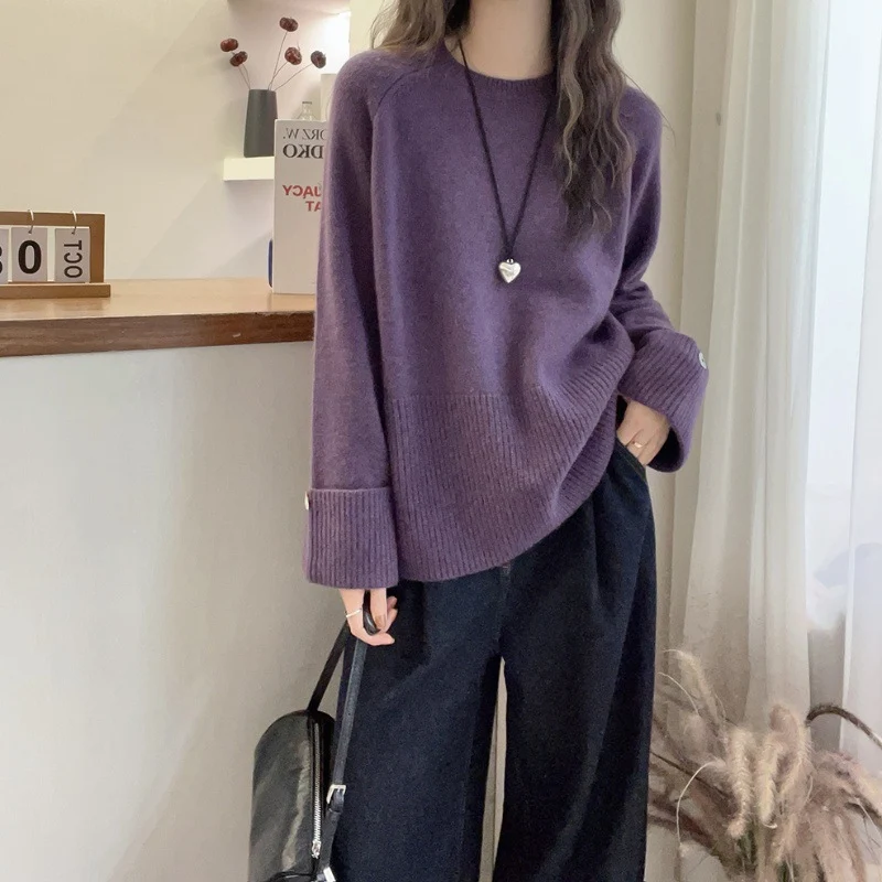 Damen Oversize‑Feinstrickpullover mit breitem Rippbund, extraweiten Ärmelabschlüssen und Zierknopf Drune
