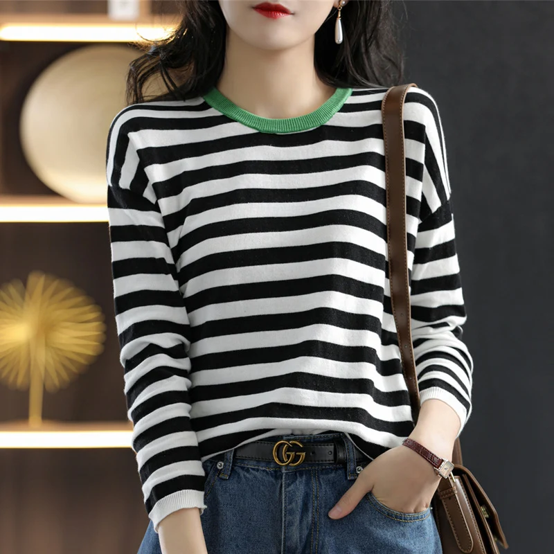 Damen Maritim-inspiriertes gestreiftes Feinstrick-Shirt mit weitem Boot-Ausschnitt und Kontrastkante Drune