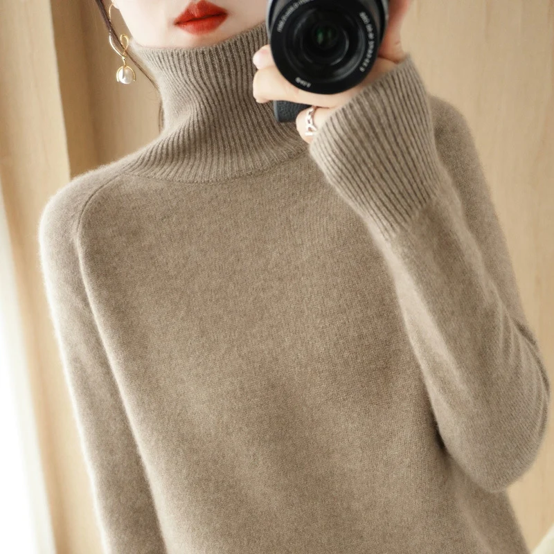 Damen Luxus-Feinstrick-Rollkragenpullover mit Daumenlochbündchen und femininer Schulterpasse Drune