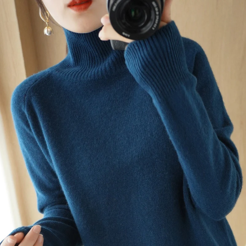 Damen Luxus-Feinstrick-Rollkragenpullover mit Daumenlochbündchen und femininer Schulterpasse Drune