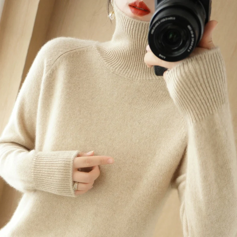 Damen Luxus-Feinstrick-Rollkragenpullover mit Daumenlochbündchen und femininer Schulterpasse Drune