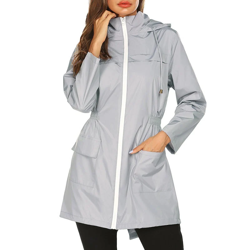 Elizabeth | Lightweight and Packable Water-Repellent Rain Jacket with Fitted Waist