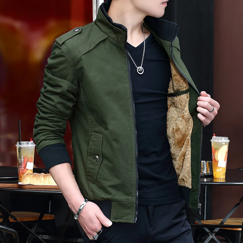 Herren Kurzblouson aus Canvas mit wärmender Teddyinnenfutter und Schulterepauletten Drune