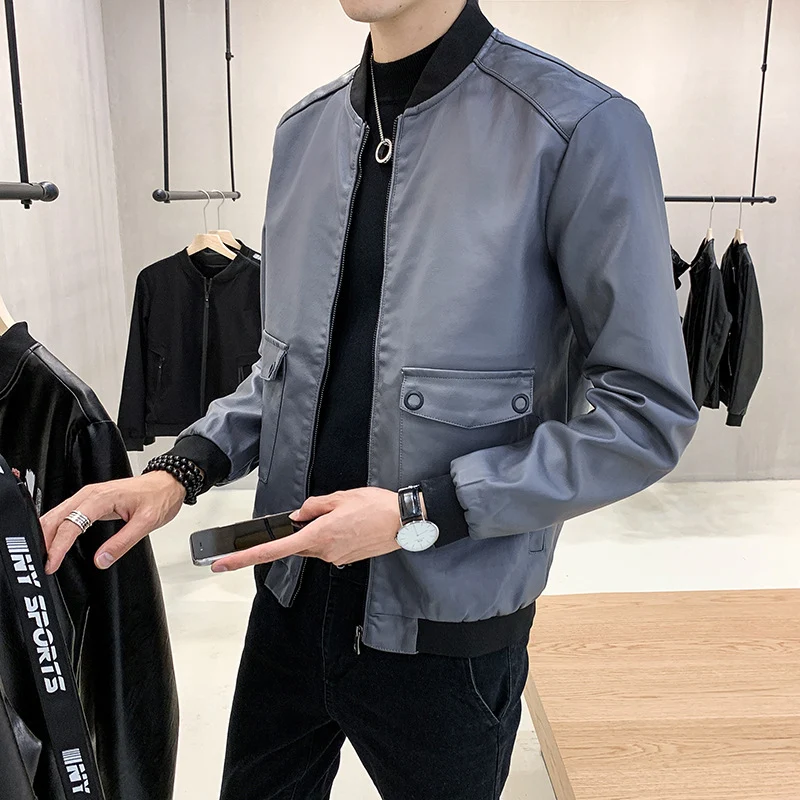 Herren Kunstleder-Bomberjacke im Aviator-Minimalstil mit Pattentaschen und Rippbündchen Drune