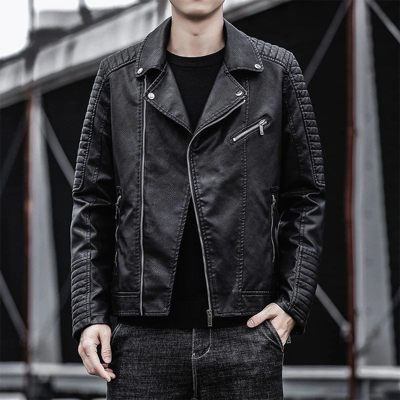 Herren Kunstleder-Bikerjacke mit gesteppter Ärmelpasse, asymmetrischem Reißverschluss und Metallzipper Drune