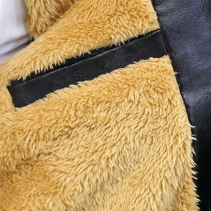 Herren Lederoptik-Zipblouson mit wärmender Teddyinnenlage und minimaler Nahtführung Drune