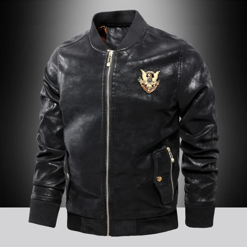 Herren Lederoptik-Bomberjacke im Aviator-Stil mit Stickabzeichen, Rippbündchen und Metallreißverschluss Drune