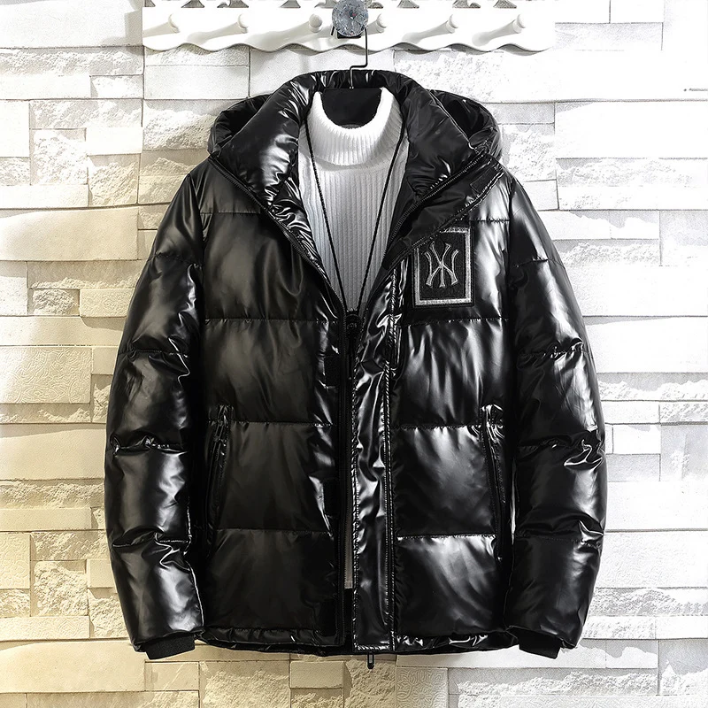 Herren glänzende Metallic Steppjacke mit Kapuze, winddichter Oberfläche und sportivem Utility Design Drune