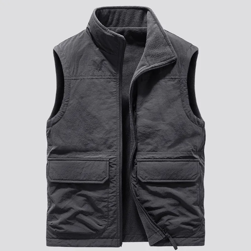 Herren gesteppte Outdoor‑Weste mit Fleece‑Innenlage, hohem Kragen und Multifunktions‑Klappentaschen Drune