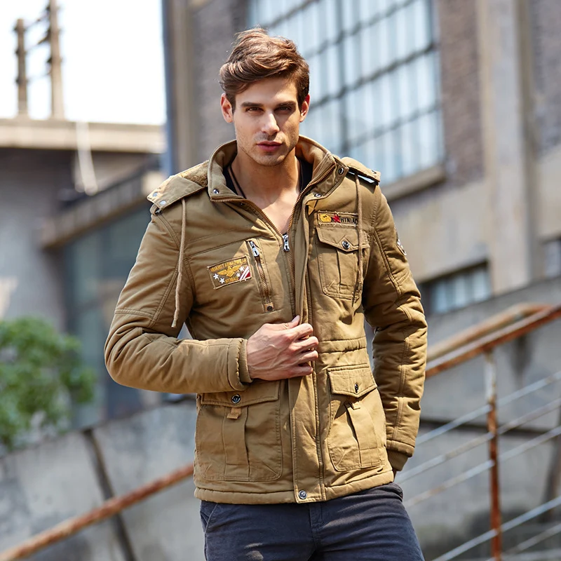 Herren gesteppte Feldjacke mit Kapuze Patch-Details und Thermofutter Drune