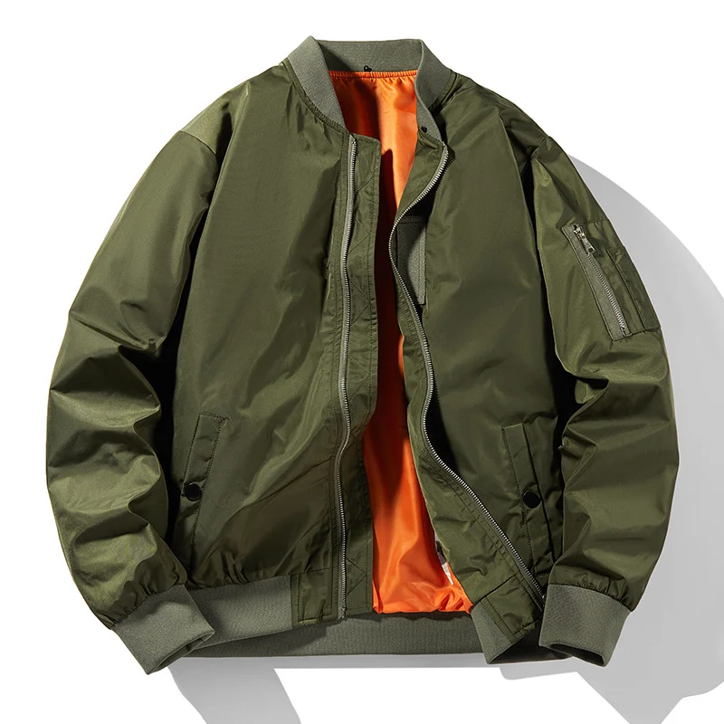 Herren Flieger-Bomberjacke im klassischen Aviator‑Stil aus technischem Nylon mit kontrastierendem Innenfutter, Ärmeltasche und Rippenbündchen Drune