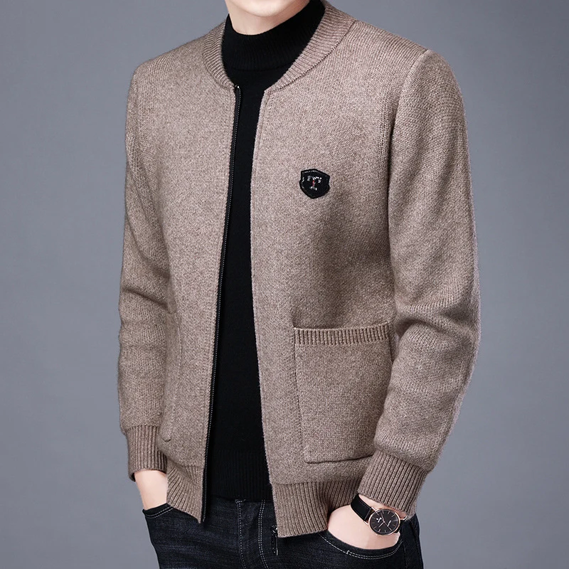 Herren Feinstrick-Cardigan mit durchgehendem Reißverschluss, Brustemblem und aufgesetzten Taschen Drune